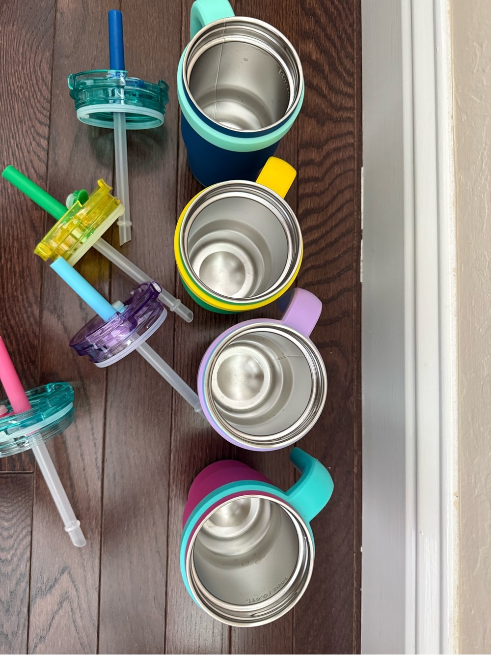 Set of 4 Colorful Insulated Cups - Picture 3 of 3